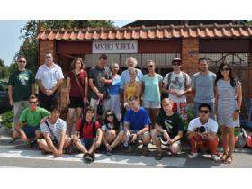 Volonteri u poseti Pećincima